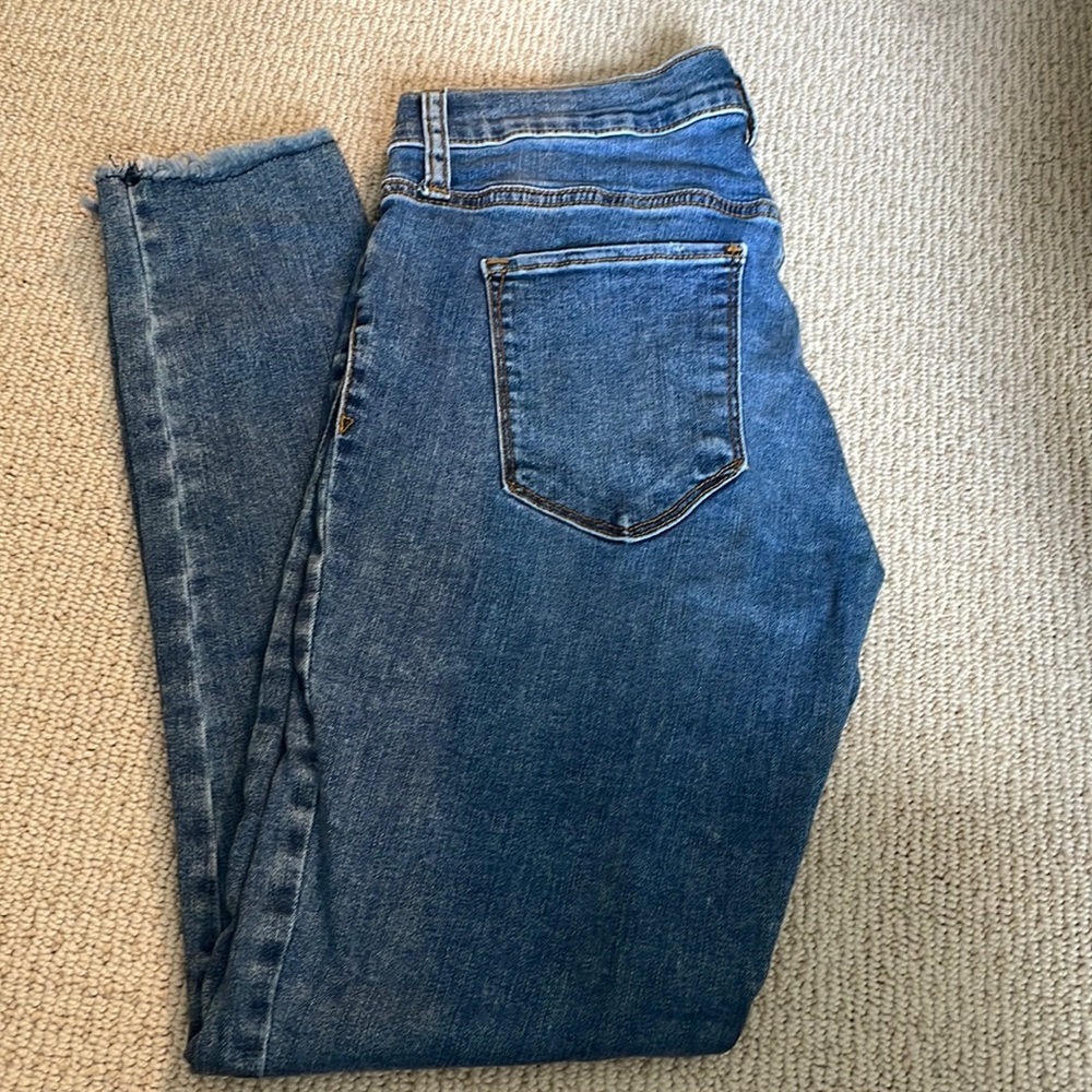 Gap legging jeans with frayed hem